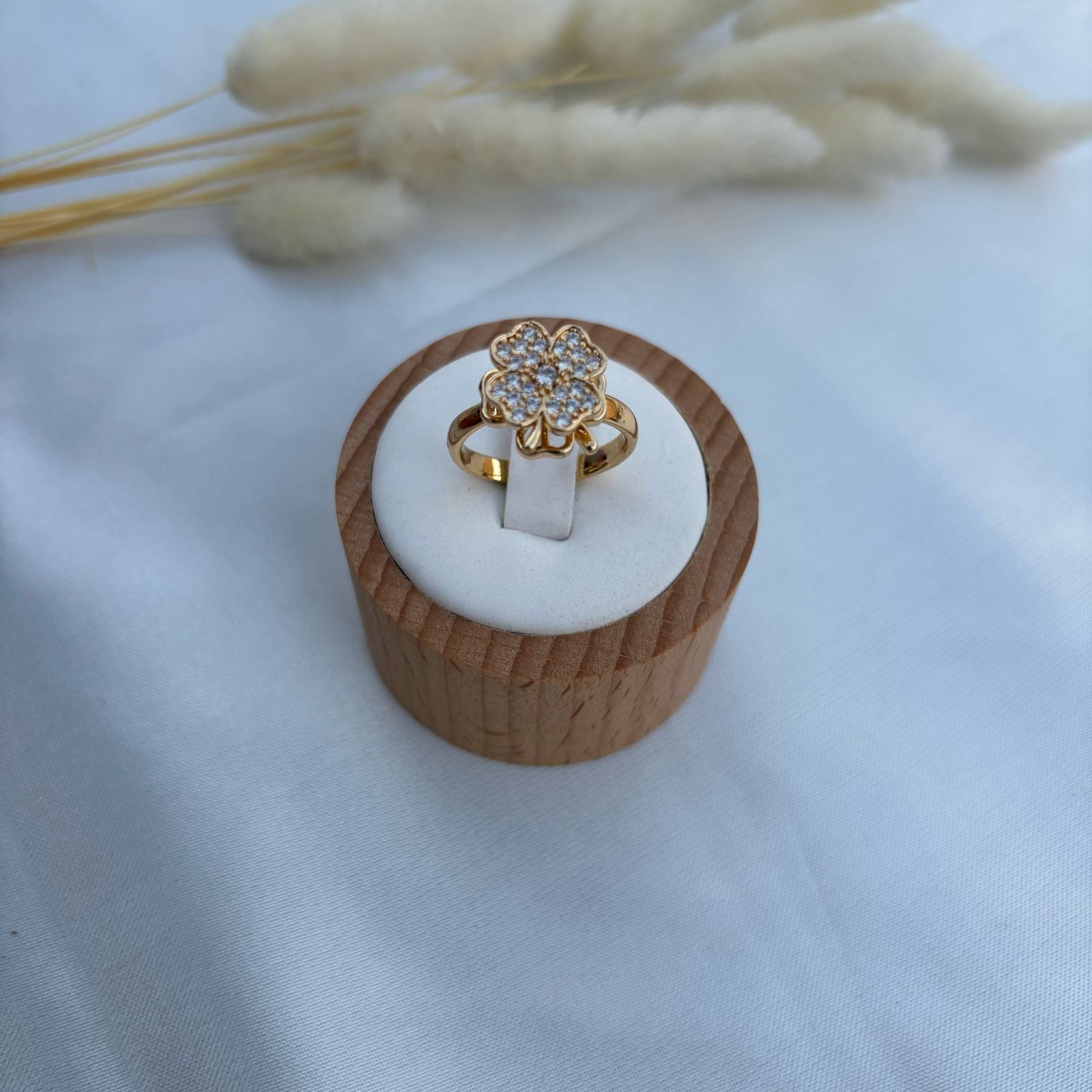 Anillo Trebol Giratorio